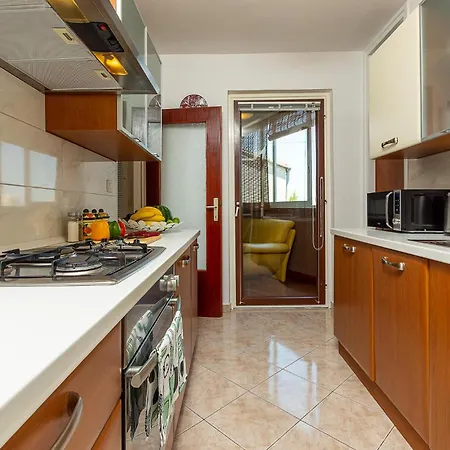 Stunning In With Kitchen *