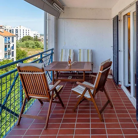 Stunning In With Kitchen Apartman *
