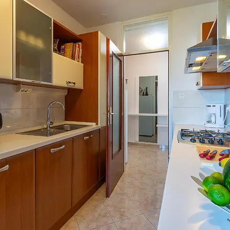 아파트 Stunning In With Kitchen *