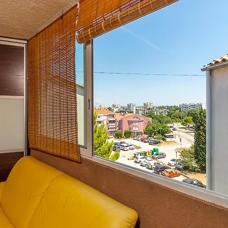 Apartman Stunning In With Kitchen
