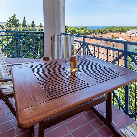 Stunning In With Kitchen Apartman
